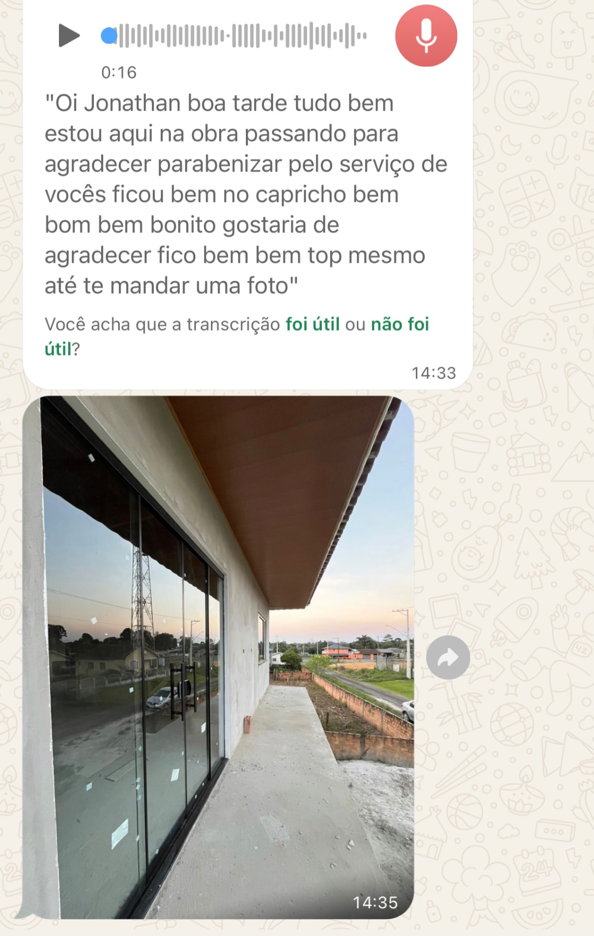 Depoimento de cliente com foto da obra